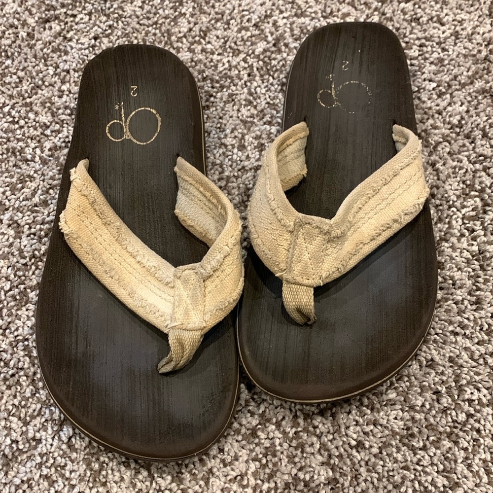 Flip flops- brown/khaki, kids size 2